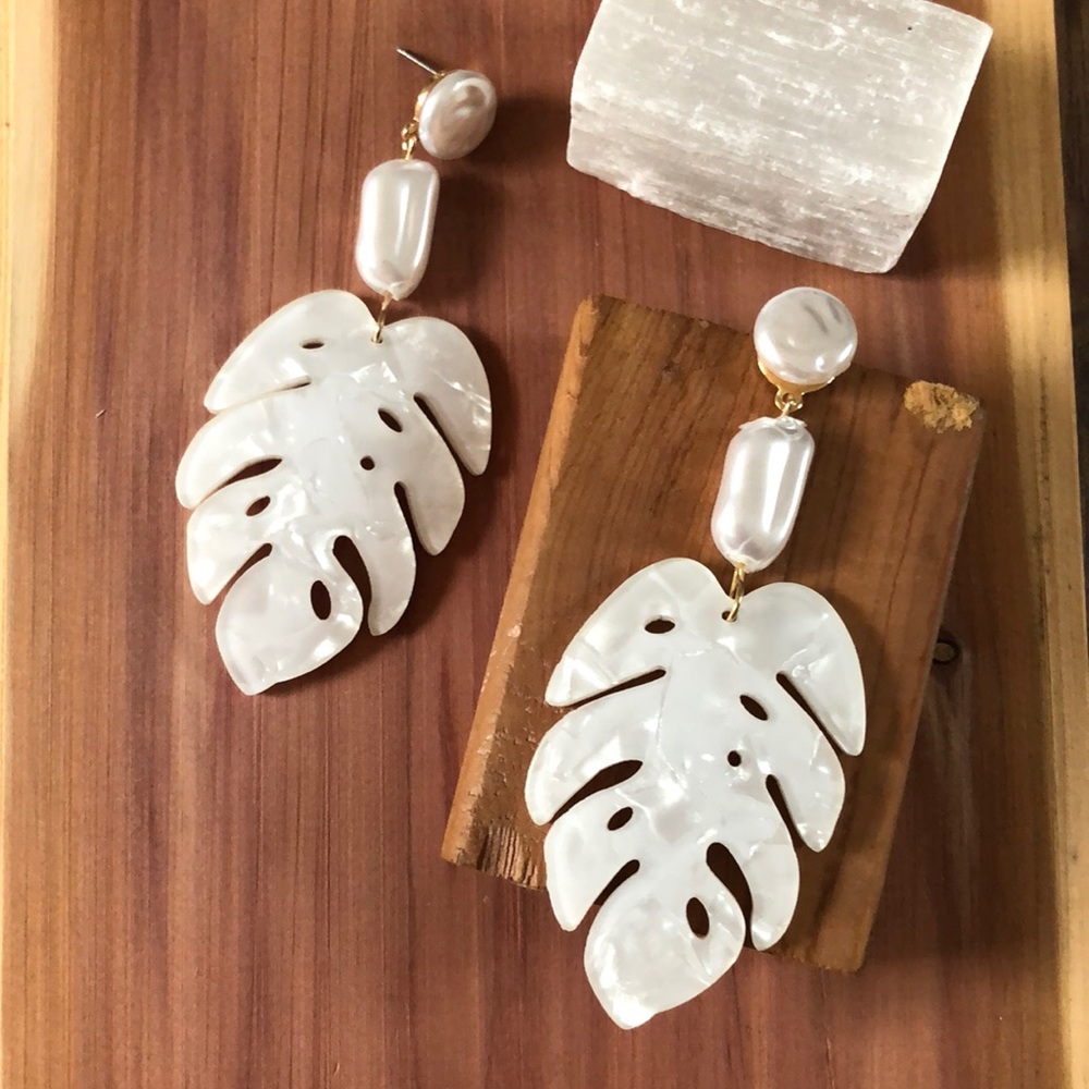 White Acrylic Monstera Statement Earrings! - Picture 2 of 4